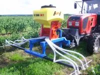 Разбрасыватель минеральных удобрений в приствольную зону